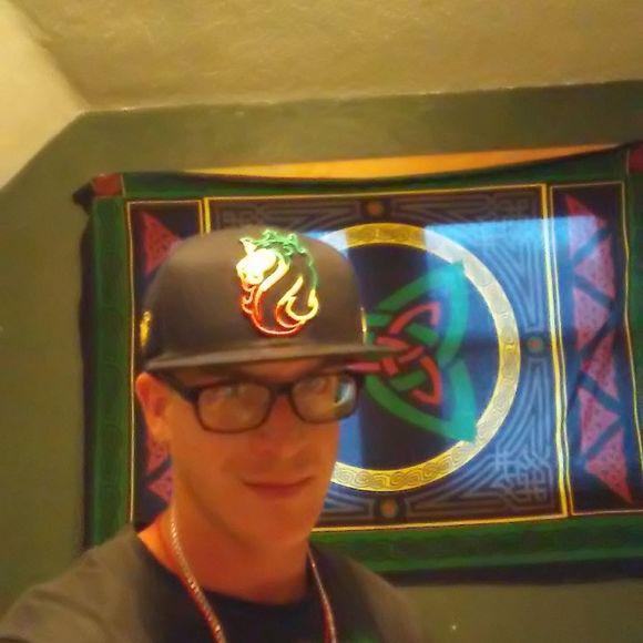 Meet your Posher, Chris - Picture 1 of 1